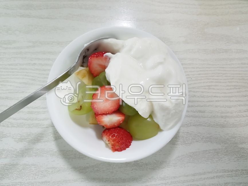 yogurt,fruit,strawberry,healthyfood,Strawberry Yogurt,fruit yogurt,grape,food,friuits,green grape,Shine Musket,healthy food