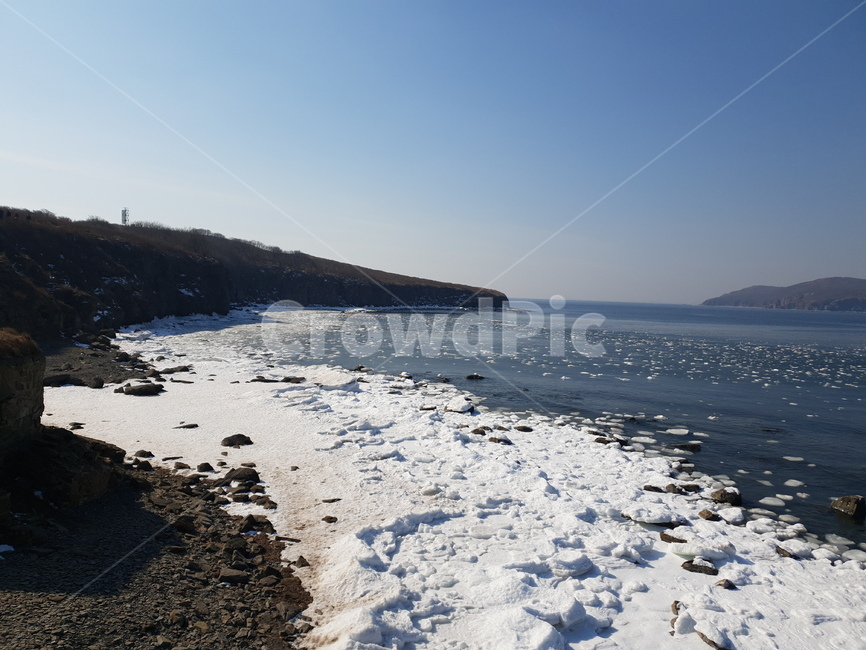 바다,얼음,바다얼음,하늘,파도,해변가,겨울,계절,winter,season,자연,풍경,nature,landscape,promontory,곶,shoreline,해안선,water,물,ocean,대양,sea,outdoors,옥외