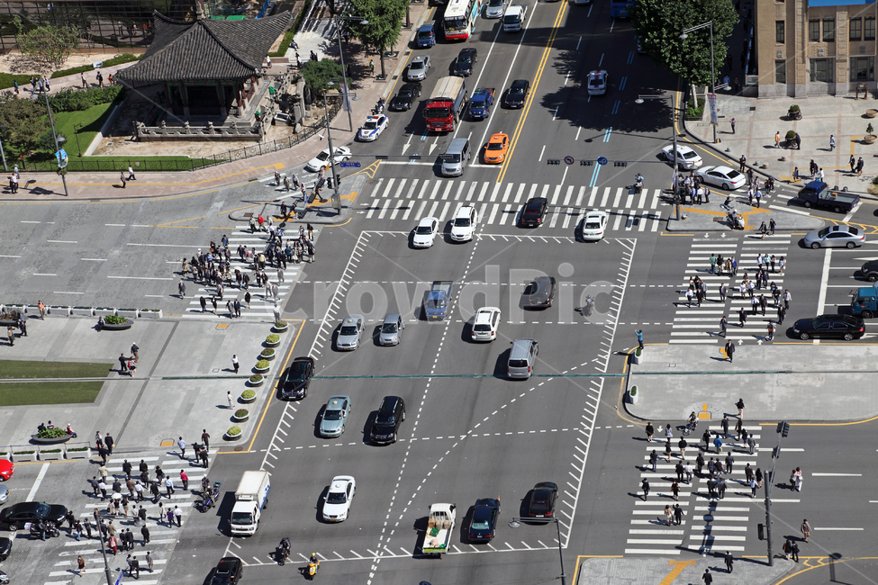 거리,도로,도시,도심,서울,한국,횡단보도,자동차,풍경,도시풍경,하이뷰,하이앵글,탑뷰,탑앵글,교통,보행,보행자,신호,신호등,광화문사거리,광화문,사거리,교차로,비지니스,비즈니스,사람,사람들,시민,대로