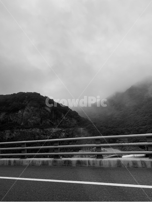 산,비,안개,감성,도로,자동차,풍경,흑백사진