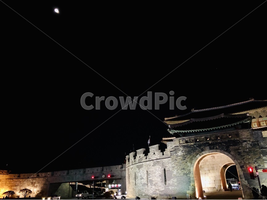 달,달빛,보름달,화성,성,수원,수원화성,장안문,야경,밤,풍경,nightscape,night,landscape,한국전통,한국문화,korean traditional,korean culture,랜드마크,landmark,tourist attraction,한국랜드마크,한국관광지,한국명소,korea landmark,korea tourist attraction,architecture,건축물,building,건물,shrine,신사,worship,예배