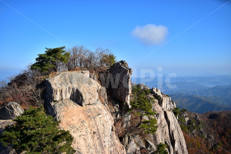 대둔산,가을,풍경,단풍,탐방,도립공원,빨간단풍,파란하늘,가을색,오색,울긋불긋,알록달록,그림같은,칼라풀,뷰티플,아름다운,힐링,감성,자연,정취,산세,명산,100대명산,nature,산,등산,트레킹,풍경사진,비경,경치,가을사진,가을색채,가을의정취,맑음,청명,가을날씨,경관,기암,암봉우리,mountain,금산,완주,논산,낙조대,낙조산장,마천대,케이블카,구름다리,삼선계단,가을,계절,fall,autumn,season,자연,풍경,nature,landscape,한국자연풍경,한국자연경관,korea nature landscape,cliff,낭떠러지,outdoors,옥외