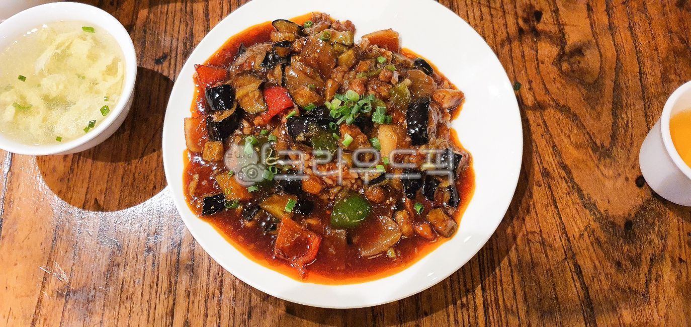 음식,먹는것,중국요리,가지,덮밥,밥,고기,피망,파