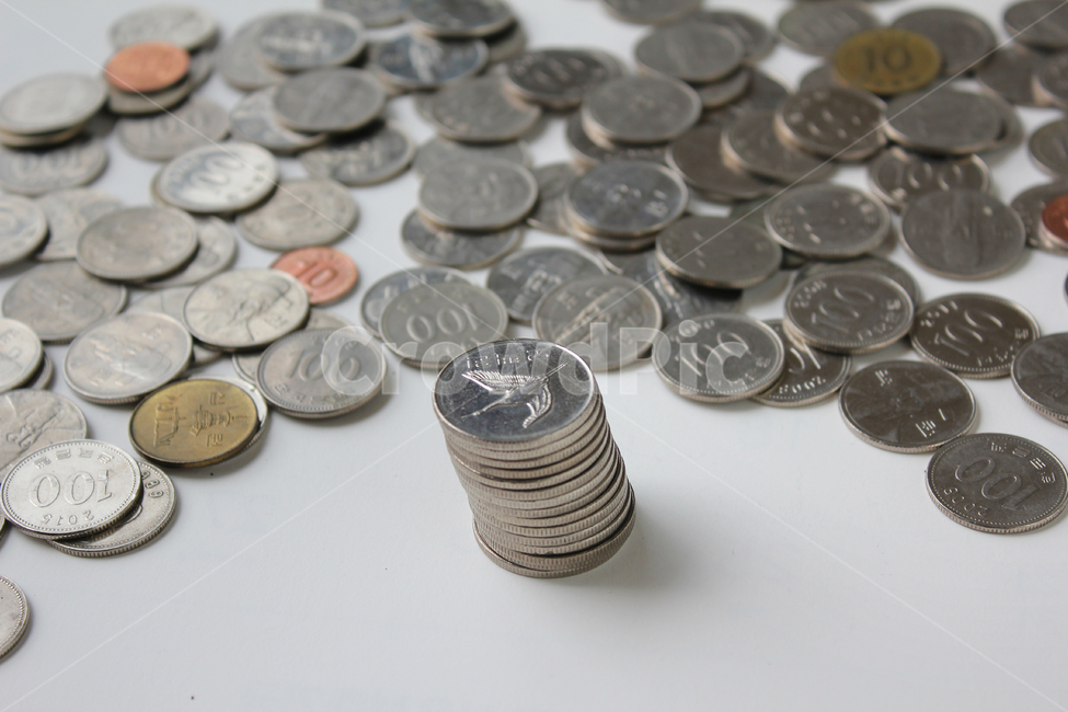 한국동전,동전,100원,10won,10원,500원,500won,object,돈,은행,금융,금속,물건,사물,bank,banking,business,cash,coin,economy,finance,financial,many,metal,money,nobody,path,rich,silver,won,100won,korea,경제,많은,쌓기,금융,돈,finance,banking,money,연출,컨셉,콘셉,direction,concept