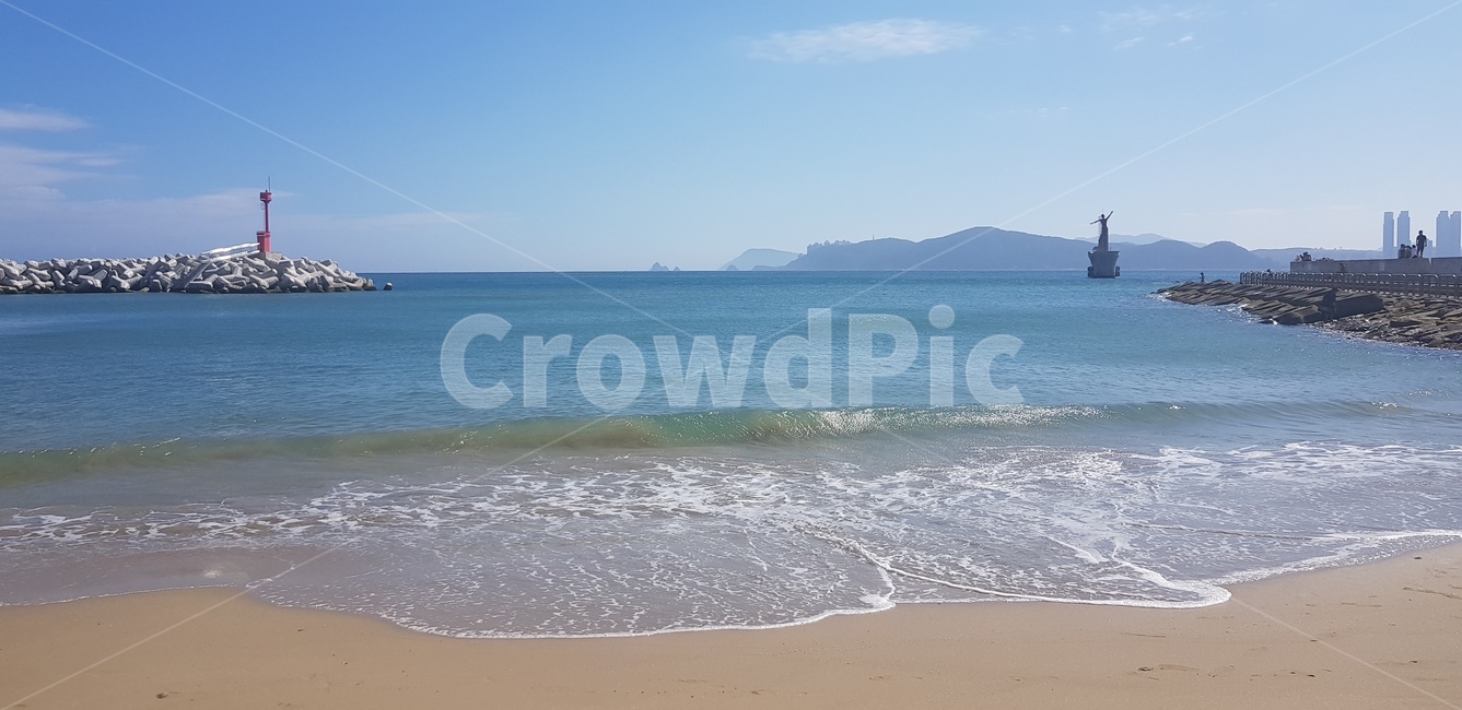 바다,sea,ocean,물,대양,해안선,shoreline,water,자연,nature,옥외,outdoors,파도,등대,하늘,sky,해변,모래사장,감성