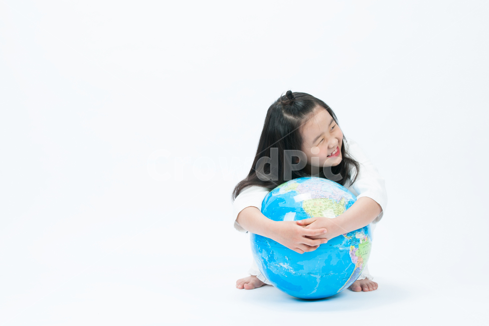 person,사람,human,인간,지구,웃음,행복,청진기,정면,지구본,교육,환경,긍정,환경오염,보호,환경보호,사람,인물,인간,human,person,어린이,어린아이,child,children,kid,연출,컨셉,콘셉,direction,concept