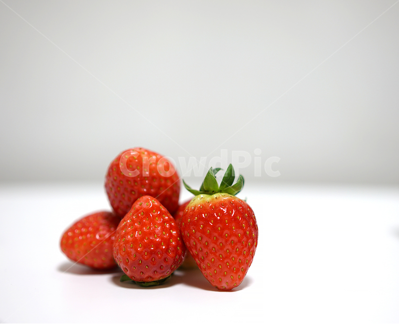 딸기,strawberry,과일,음식,겨울철과일,빨강,레드,red,베리,신선,스트로베리,음식,식재료,요리,food,cook,meal,dishes,food reserves,과일,열매,fruit