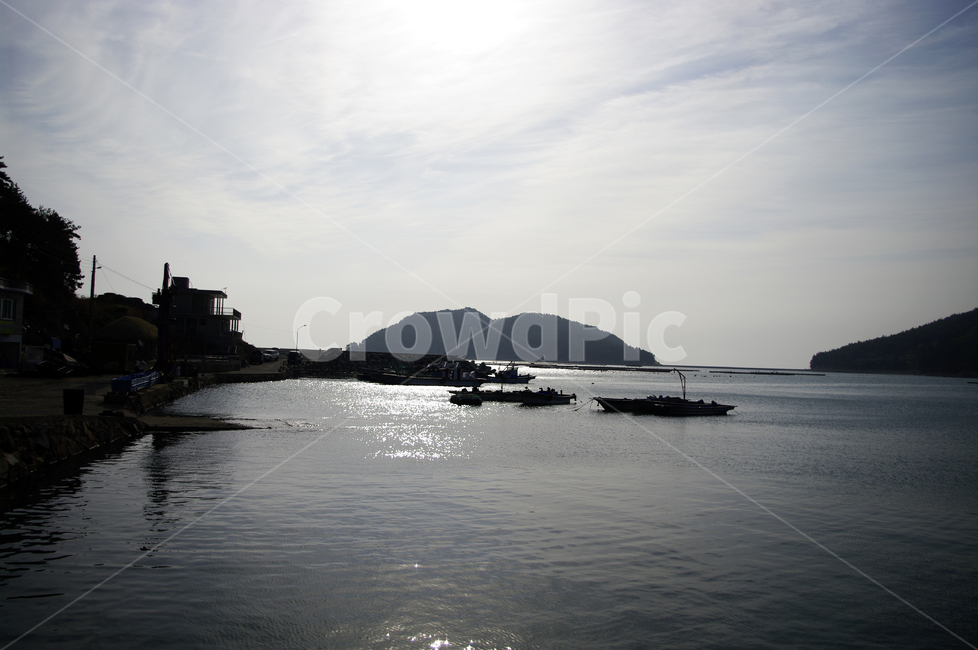 섬,바다,풍경,하늘,구름,자연,풍경,nature,landscape,land,땅,outdoors,옥외,ocean,대양,sea,water,물,shoreline,해안선,building,건물,architecture,건축물,castle,성