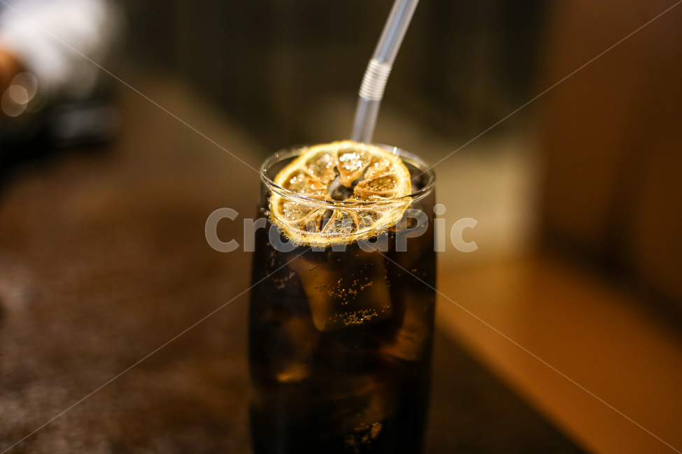 음식사진,시원한,콜라,탄산,레몬,컵,빨대,상쾌함,갈증,coke,Cool,canon,음식,음료,음료수,drink,beverage,감성,sensible,feeling