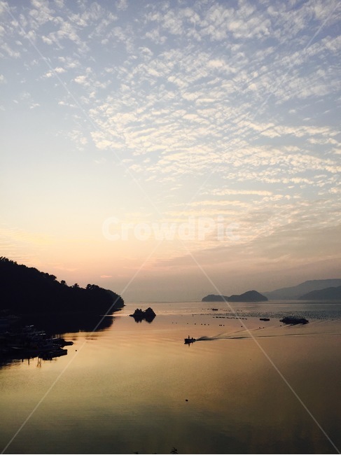노을,바다,노을바다,바다노을,구름,하늘,구름하늘,섬,섬과바다,노을빛바다,일몰,자연,풍경,nature,landscape,outdoors,옥외,land,땅,shoreline,해안선,water,물,promontory,곶,ocean,대양,sea