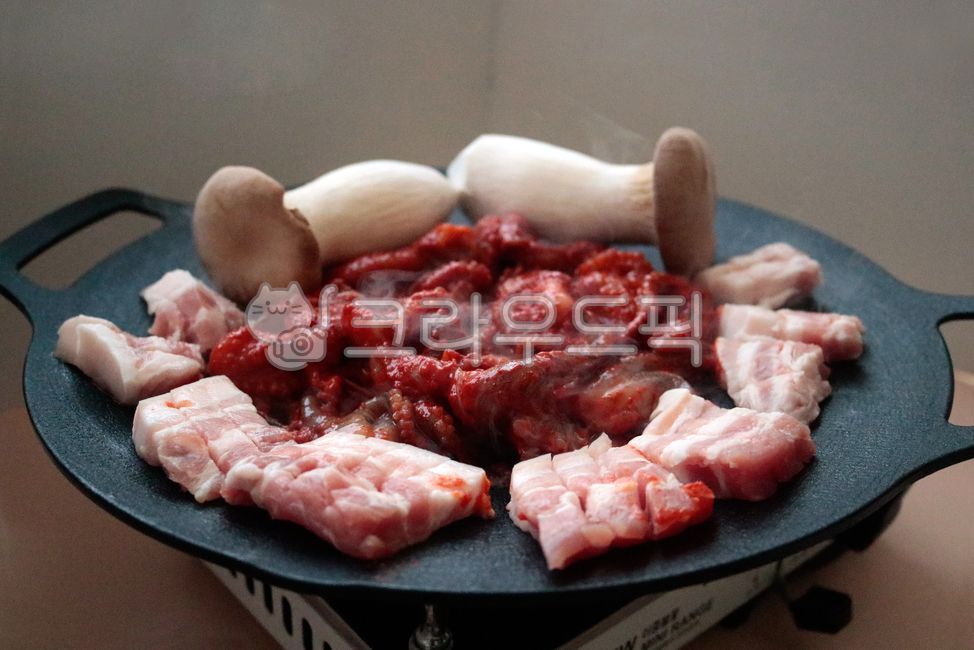 Webfoot octopus,Stirfried Octopus,Griddle cooking,camping cooking,food,Honeycomb Pork Belly,meal,pork belly,stirfried dishes,Korean food,griddle,Jjusam,Octopus dish,cooking,Spicy octopus