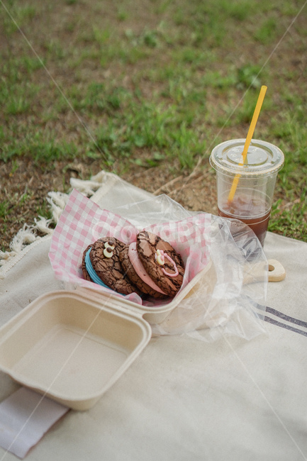 쿠키,커피,디저트,피크닉,소풍,돗자리,공원,간식,음식,식재료,요리,food,cook,meal,dishes,food reserves,디저트,간식,후식,dessert,snack