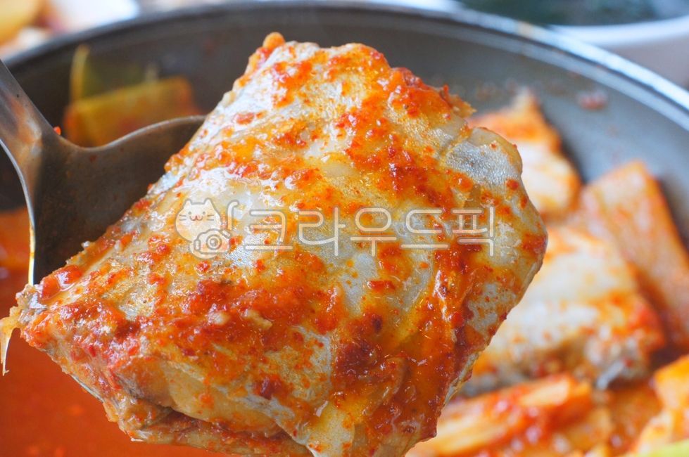 ,stewedjejubeltfish,plating,Braised cutlassfish,local food,fishdishes,Jeju local food,jejulocalfood,fishcuisin,galchijorim,Korean food,kfood,cooking,foodpresentation,seafood,food,braisedcutlassfish,fish dishes,Jeju braised cutlassfish,fish,Plating,localfo