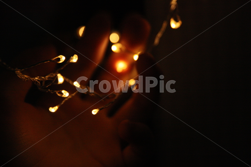 감성사진,불빛,빛,손,반짝반짝,조명,어두움,lights,hand,사람,body,감성,sensible,feeling