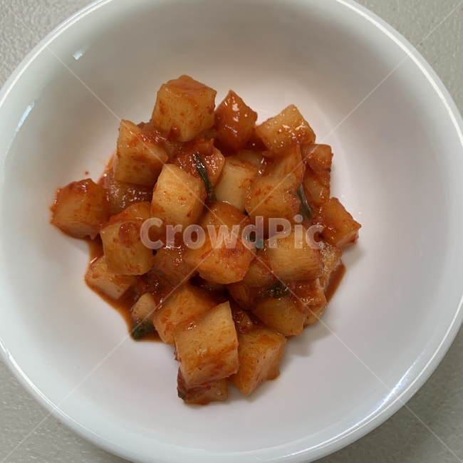 깎두기,미니깎두기,반찬,김치,한국김치,한국전통,음식,한국음식,음식,식재료,요리,food,cook,meal,dishes,food reserves,채소,야채,vegetables,한식,한국음식,한국요리,korean food,korean dishes,korean meal,korean cook