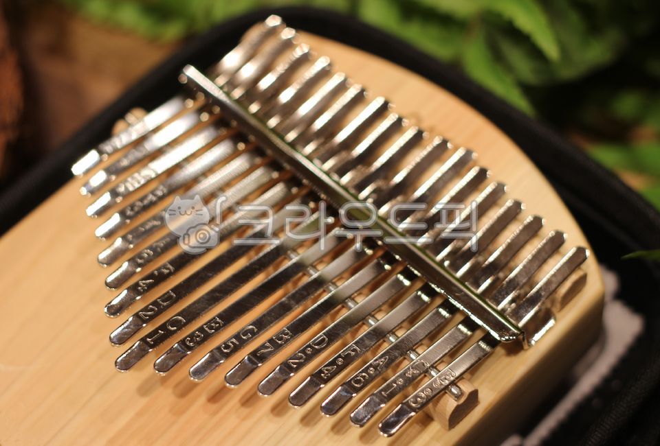 칼림바,악기,카림바,mbira,음비라,라멜로폰,체명악기,손가락피아노,민속악기,아프리카민속악기