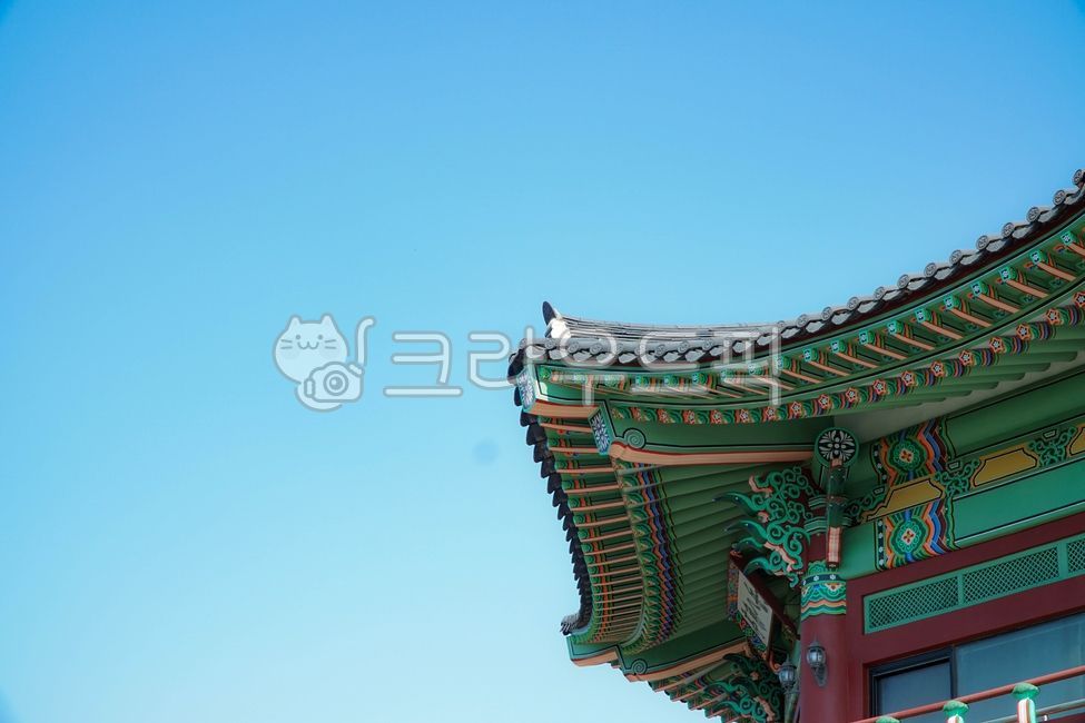 sky,roof,octagonal pavilion,building