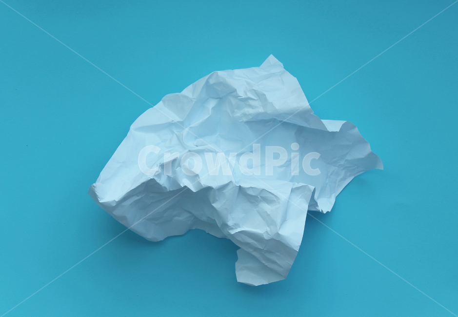 종이,페이퍼,탑앵글,탑뷰,흰종이,흰색,구김,구겨진,주름,쓰레기,blank,crumpled,crumpledpaper,empty,macro,nobody,object,old,paper,ripped,topview,vintage,white,blue,파란색,파란배경,블루,파랑,연출,컨셉,콘셉,direction,concept