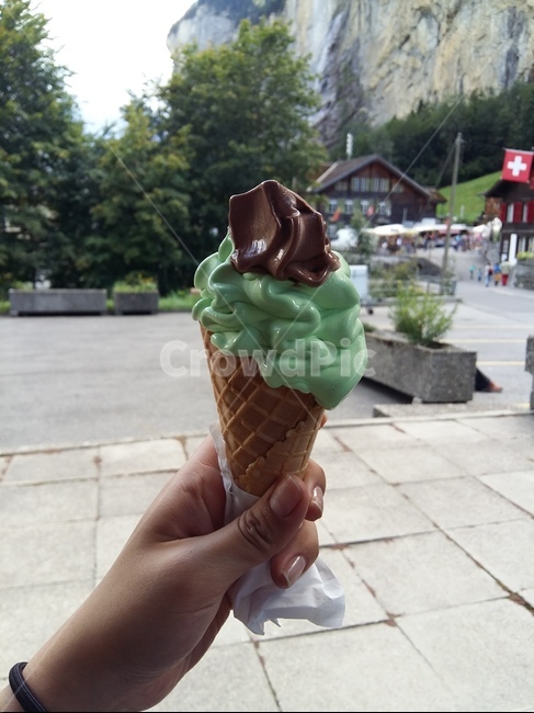 인터라켄풍경,아이스크림,손,소프트아이스크림,icecream,디저트,간식,후식,dessert,snack