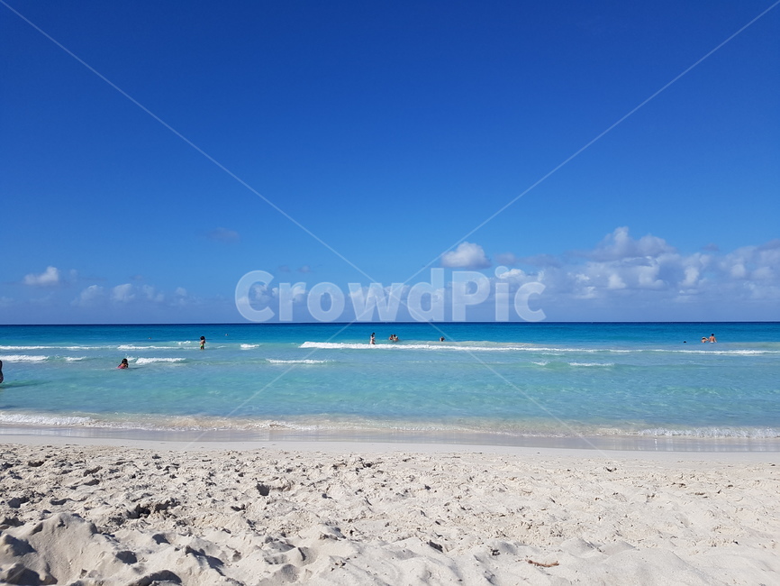 쿠바,cuba,habana,하바나,아바나,해변,바다,beach,sea,사람들,대중,군중,other people,crowd