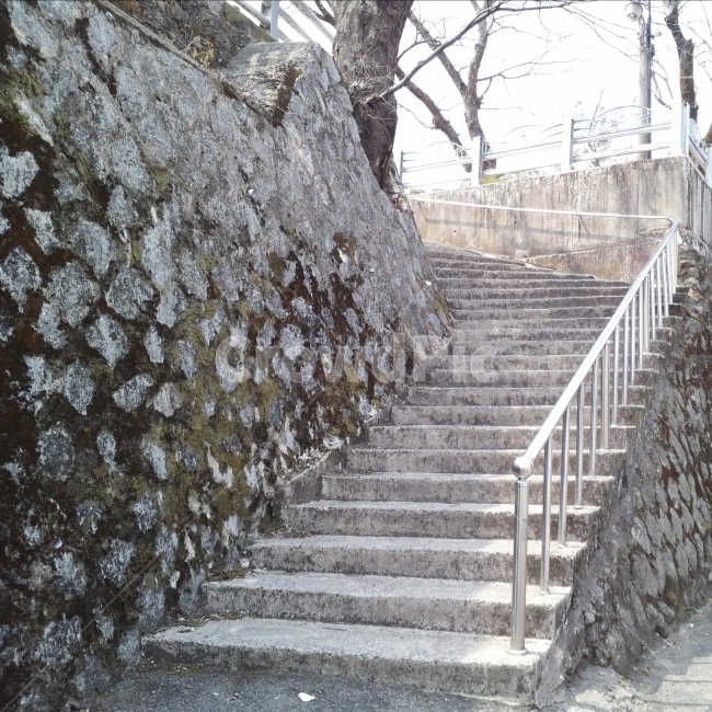 계단,이끼,길가,옛날,오래된,골목길,alley,handrail,난간,banister,staircase