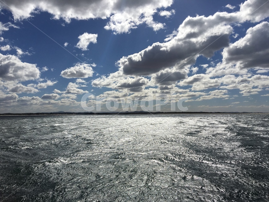 weather,날씨,nature,자연,cloud,구름,cumulus,적운,outdoors,옥외,sky,하늘,수평선,햇빛,선샤인,바다,깊은바다,넓은,넓은바다,해안선,풍경,배경