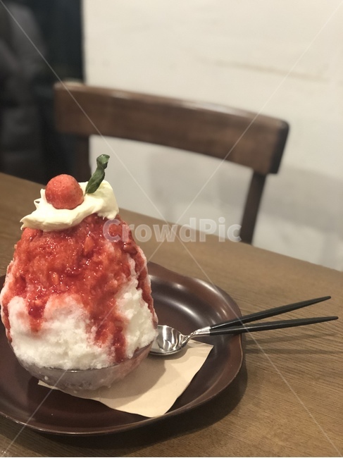 딸기빙수,food,dessert,디저트,아이스,후식,음식,식재료,요리,food,cook,meal,dishes,food reserves,디저트,간식,후식,dessert,snack