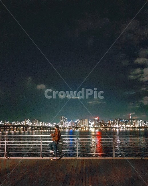 남자,한강,mood,밤,분위기,야경,밤,풍경,nightscape,night,landscape,사람,인물,인간,human,person,남성,남자,man,male