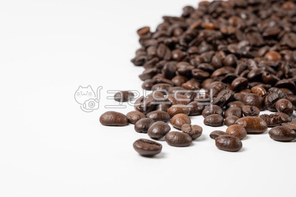 coffee beans,Roasted Coffee,beverage,coffee,white background