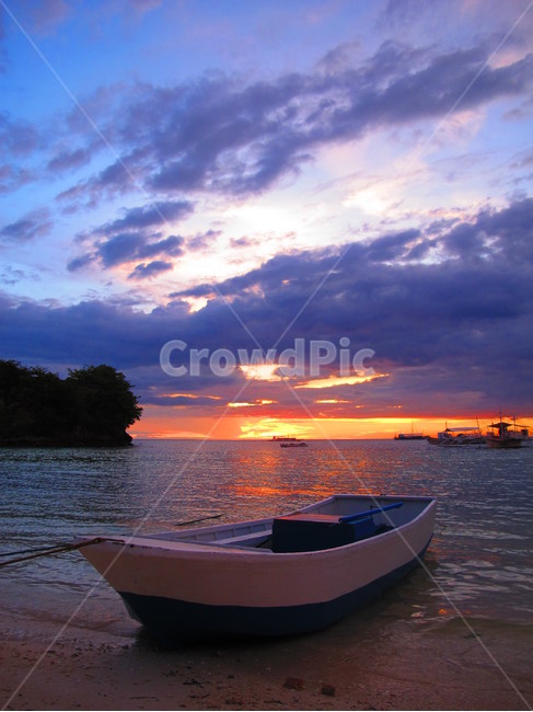 rowboat,노젓는배,boat,보트,canoe,카누,watercraft,선박,sunset,석양,beach,해변,cloud,구름
