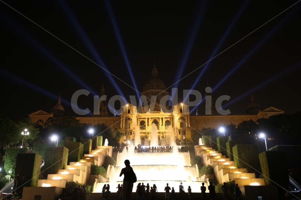 스페인,바르셀로나,스페인광장,몬주익분수쇼,매직분수쇼,야경,밤,풍경,nightscape,night,landscape,랜드마크,landmark,tourist attraction,세계랜드마크,해외랜드마크,외국랜드마크,world landmark,world tourist attraction,사람들,대중,군중,other people,crowd,축제,행사,festival,carnival,event,urban,어반,town,도시,building,건물,city,시티,downtown,도심,architecture,건축물