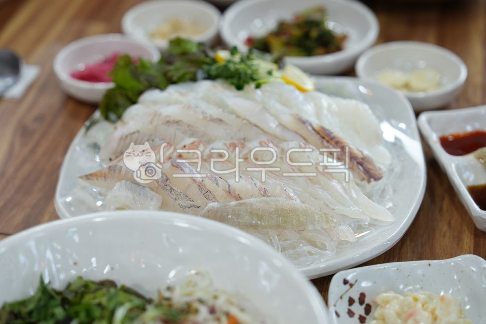 회,광어회,광어,활어회,활어,seafood,전통,젓가락,바다,products,물고기,food,음식,fishery,cook,수산물,해산물