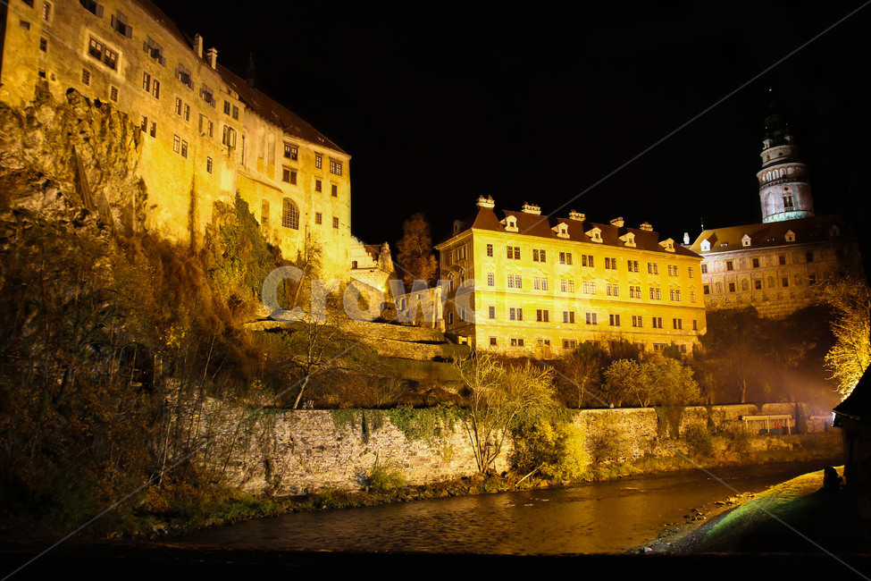 체코,프라하,체스키,체스키크로믈로프,성,성곽,야경,nightview,강가,블타바강,prague,praha,여행,프라하풍경,해질녘,유럽사진,프라하성,겨울,계절,winter,season,도시,city,landscape,랜드마크,landmark,tourist,attraction,해외,외국,세계,foreign,oversea,world,도시풍경,해외도시풍경,외국도시풍경,cityscape,세계랜드마크,해외랜드마크,외국랜드마,크worldlandmark,worldtourist,감성,sensible,feeling,색깔,색상,색채,색감,colo,rsense,color,sensitivity,feelingofcolo,주택,집,나무,유럽,유럽여행,동유럽여행,여행지,관광,관광지,지붕,올드타운,중세,아름다운,동화마을,동화,붉은,주황색,구시가지,붉은지붕,여행사진,sense,colorsensitivity,feelingofcoloroutdoors,옥외,경치,nature,자연,roofscenery,야경,밤,풍경,nightscape,night,landscape,도시,city,해외,외국,세계,foreign,oversea,world,세계도시풍경,해외도시풍경,외국도시풍경,world cityscape,water,물,building,건물