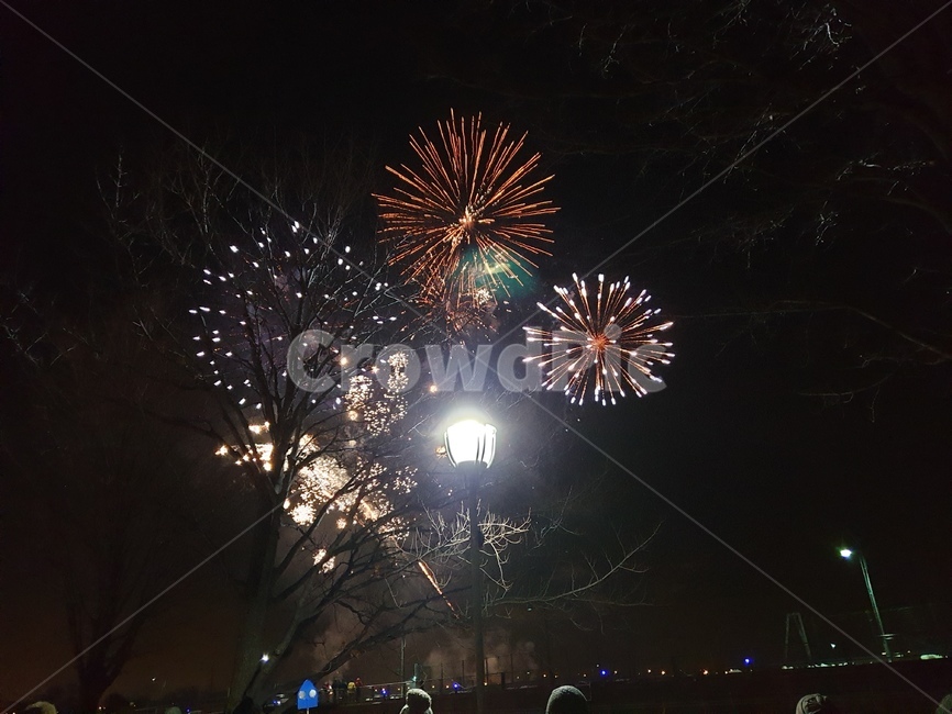 불꽃놀이,밤,하늘,램프,가로등,fireworks,night,newyear,eve,christmas,lamp,lights,party,sky,celebration,파티,축하,이벤트,야경,밤,풍경,nightscape,night,landscape,축제,행사,festival,carnival,event,nature,자연,outdoors,옥외