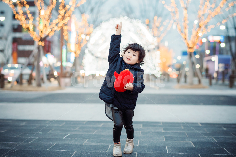 아이,어린이,딸사랑,딸바보,포즈,인물사진,야경,야경사진,전주,첫마중길,빛축제,kids,사람,인물,인간,human,person,어린이,어린아이,child,children,kid,감정표현,기분,feeling,emotion