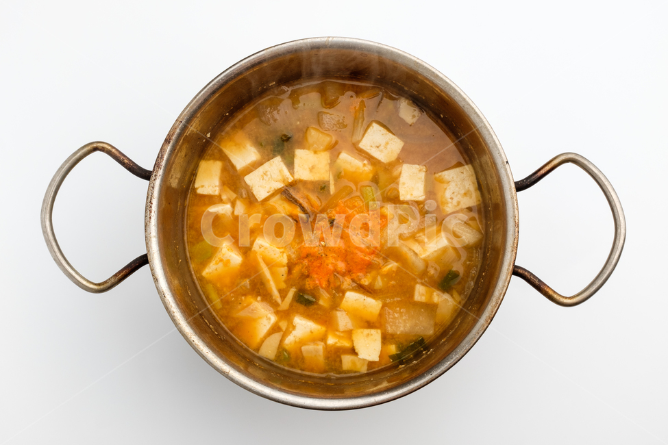 된장,찌개,된장찌개,한국음식,한국문화,아시아음식,아시아문화,수프,국물,끓인,뜨거운,식사,음식,소스,두부,파,고추,버섯,고기,식품,요리,냄비,전통,맛있는,짠,감칠맛,매콤한,반찬,음식,식재료,요리,food,cook,meal,dishes,food reserves