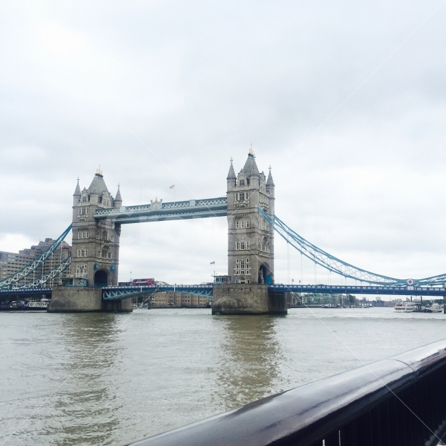 런던,해외,타워브릿지,해워여행,영국,영국여행,강가,다리,브릿지,towerbridge,bridge,런던풍경,풍경,해외,외국,세계,foreign,oversea,world,랜드마크,landmark,tourist attraction
