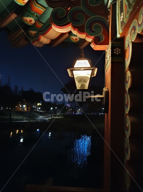 architecture,lantern,temple,korea,tradition,night,건축물,사원,한국,전통,유림공원,한옥,처마,전등,밤,공원,호수,park,lake