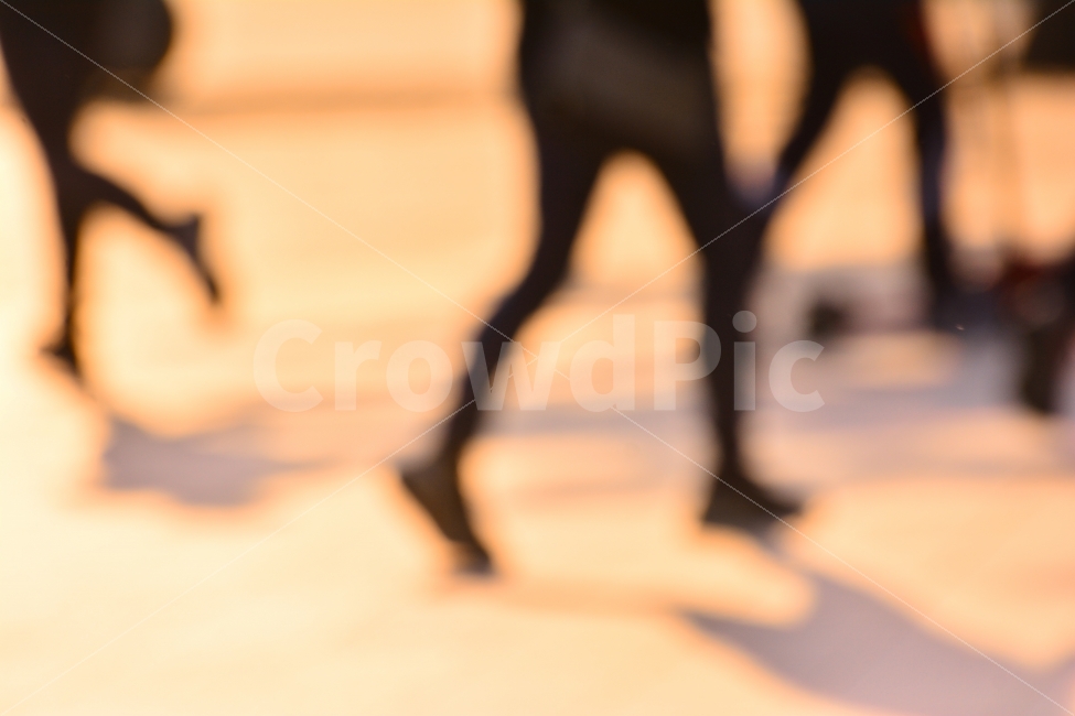 사람들,발걸음,재촉,귀가길,일상,사람,형상,인간,여자,실루엣,woman,우먼,시안,디자인,디자이너,출판,편집,책자,서적,사보,카다로그,콘텐츠,리플렛,브로셔,컨셉,콘셉,컨셉트,모바일,팝업,전단,광고,색감,sns,ebook,웹,마케팅,마켓팅,season,감성,필,느낌,서정,feeling,오후,석양,sunset,해질무렵,즐거움,배경,바탕,아웃포커스,클로즈업,background,주말,나들이,emotion,삶,생활,life,남자,남녀,현대인,방향,각각,집으로,man,오늘,today,사람들,대중,군중,other people,crowd,인물실루엣,사람실루엣,character silhouette,human silhouette,감성,sensible,feeling
