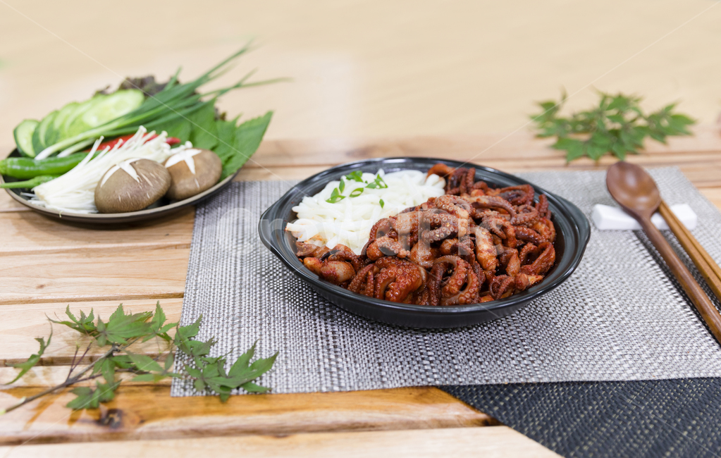 음식,쭈꾸미볶음,식사,안주,쭈꾸미,저녁식사,한식,korea,spicy,오징어볶음,식당,매콤,매운맛,red,맛집,고추장,고춧가루,식재료,요리,cook,reserves,수산물,해산물,fisheryproducts,seafood,한국음식,한국요리,food,dishes,korean,meal,koreancook,맛있다,먹다,맵다,소스,볶음,음식,식재료,요리,food,cook,meal,dishes,food reserves,한식,한국음식,한국요리,korean food,korean dishes,korean meal,korean cook