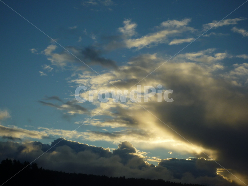 먹구름,햇살,하늘,비온뒤하늘,sky,darkcloud,blue,rain,sunlight