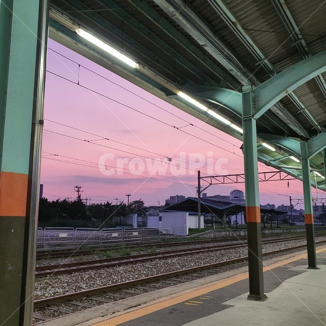 기차역,기차,train,교통,노을,하늘,쓸쓸한,교통,교통수단,traffic,transportation
