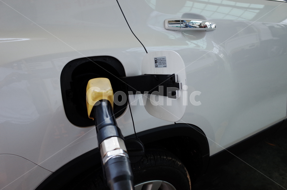 주유,휘발유,경유,기름,주유소,주유건,에너지산업,energy industry,교통,교통수단,traffic,transportation,wheel,바퀴,machine,기계,spoke,살,alloy wheel,합금 휠,tire,타이어