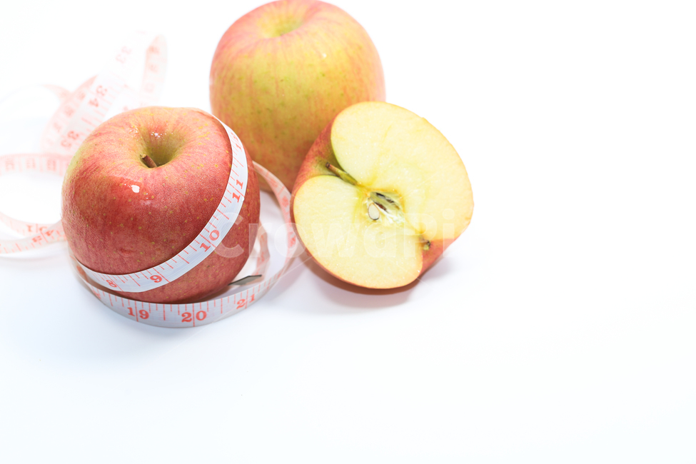 apple,fruit,weight loss,health,waist,tape measure,diet,red apple,apple diet