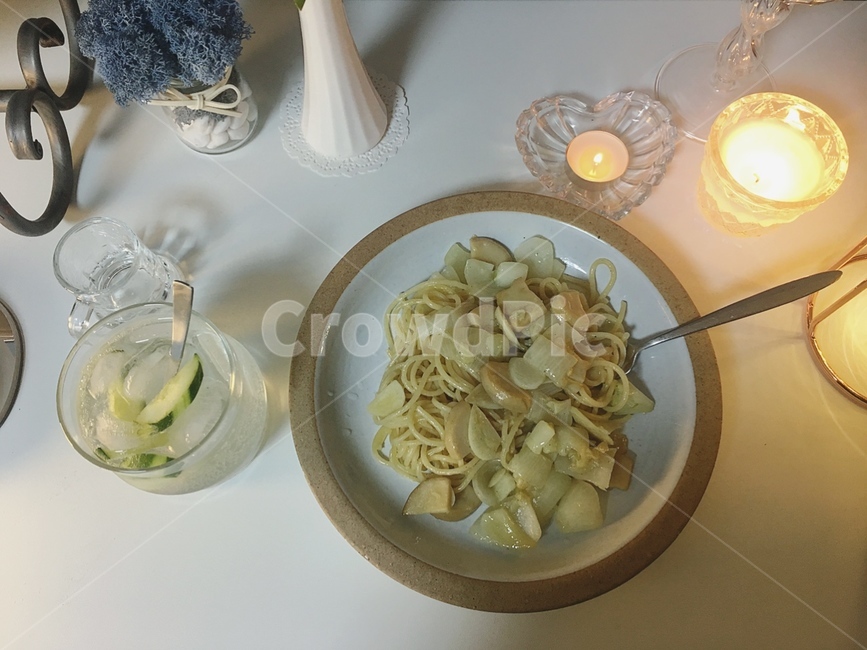 파스타,음식,홈쿡,감성,항공샷,pasta,dinner,homecook,cook,배경,요리,감성사진,meal,식사,알리오올리오