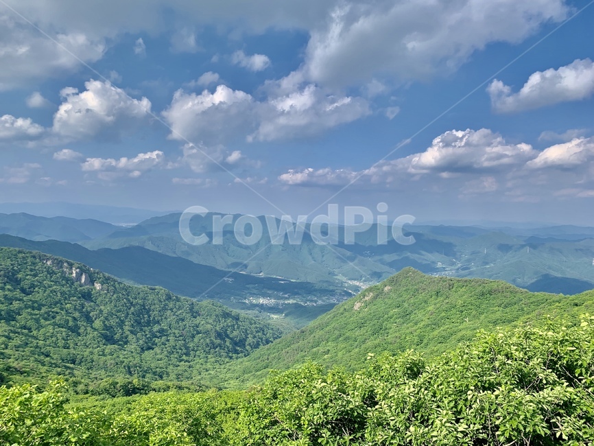 산,mountain,산정상,나무,하늘,구름,꼭대기