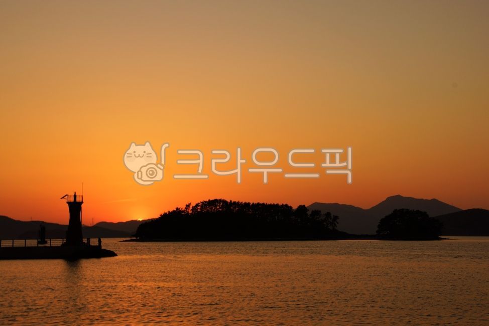 바다풍경,바다,노을,석양,일몰,등대,실루엣,석양빛,노을빛,빛,노을뷰,일몰뷰,석양뷰,일몰풍경,석양풍경,노을풍경,바다석양,바다노을,바다일몰,해안선풍경,하늘,하늘풍경,구름,구름풍경,감성느낌,감성,느낌,감성이미지,배경화면,바탕화면