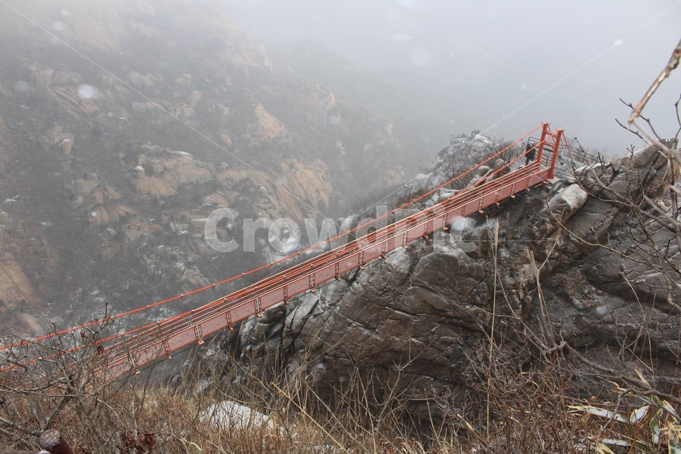 월출산,다리,출렁다리,구조물,바위,자연,rock,bridge,nature,자연,풍경,nature,landscape,railway,철도,train track,기찻길,rail,레일,transportation,교통