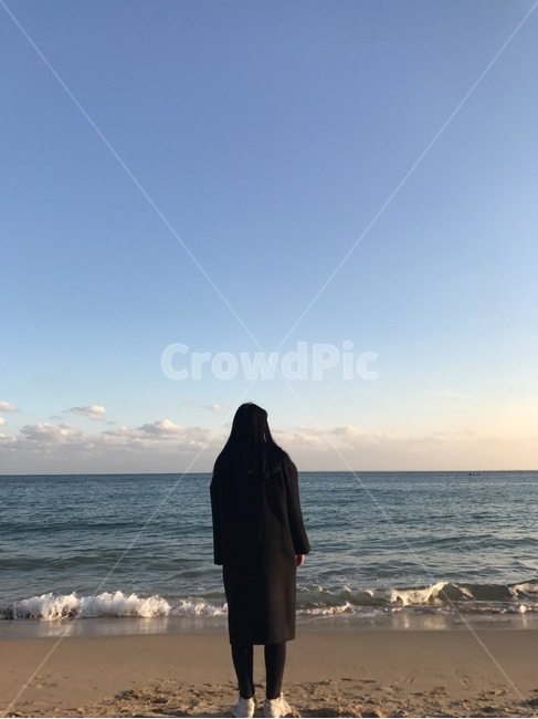 해변,겨울바다,노을,바다,부산,뒷모습,사람,파도,beach,winter,back,해변,바다,beach,sea,사람,인물,인간,human,person,여성,여자,woman,female,lady