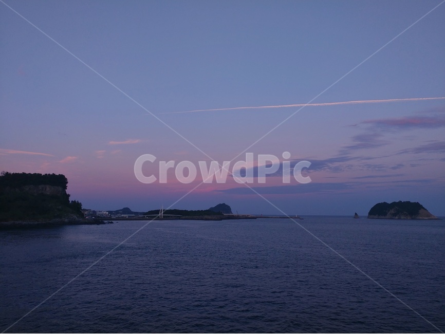 노을,풍경,감성,제주,제주풍경,하늘,구름,자연,바다,자연,풍경,nature,landscape,한국자연풍경,한국자연경관,korea nature landscape,제주도,jeju,jeju island,outdoors,옥외,land,땅,water,물,shoreline,해안선,ocean,대양,sea,coast,연안,island,섬